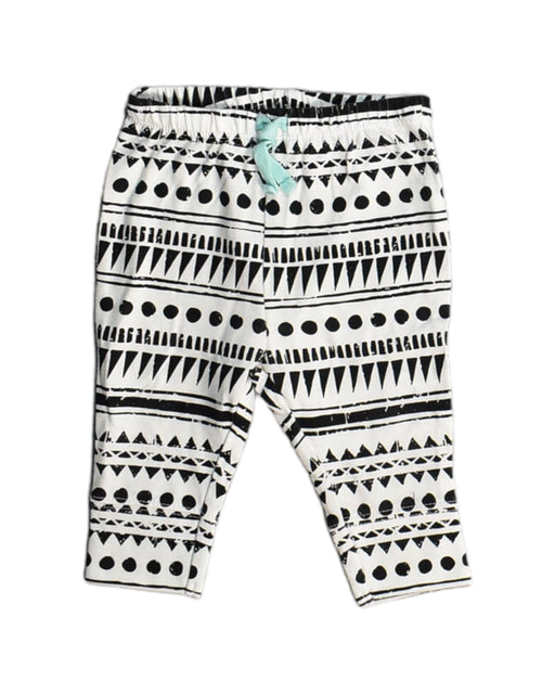 A White Casual Pants from Cat & Jack in size 3-6M for girl. (Front View)