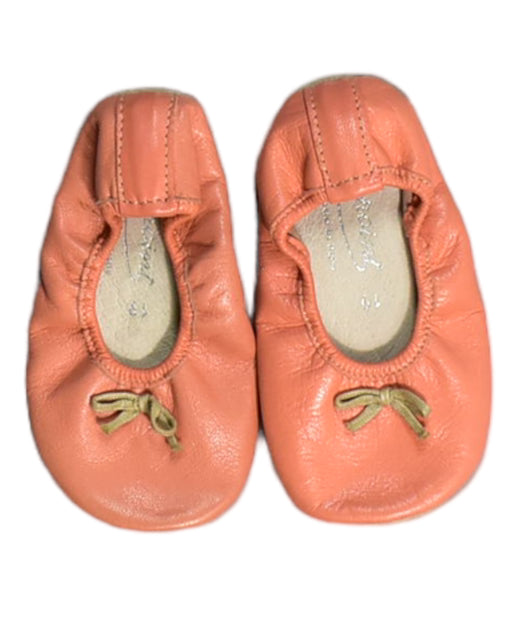 A Orange Flats from Bonpoint in size 12-18M for girl. (Front View)