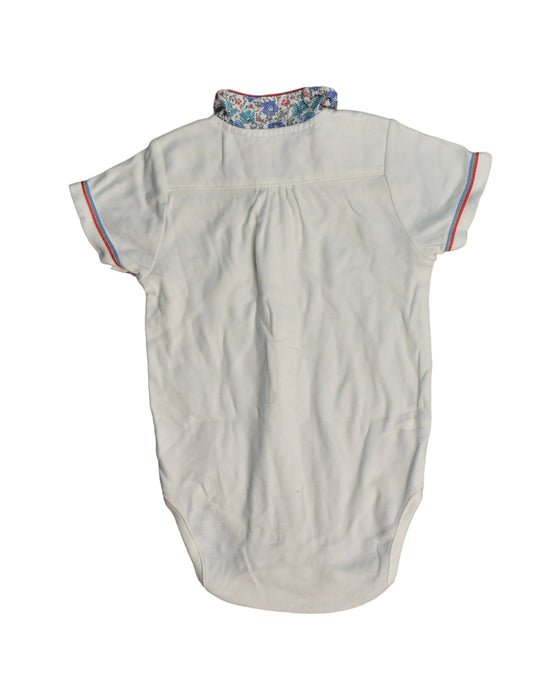 A White Bodysuits from Chateau de Sable in size 12-18M for boy. (Back View)