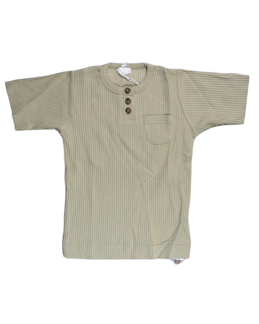 A Beige Short Sleeve Tops from Jamie Kay in size 5T for boy. (Front View)