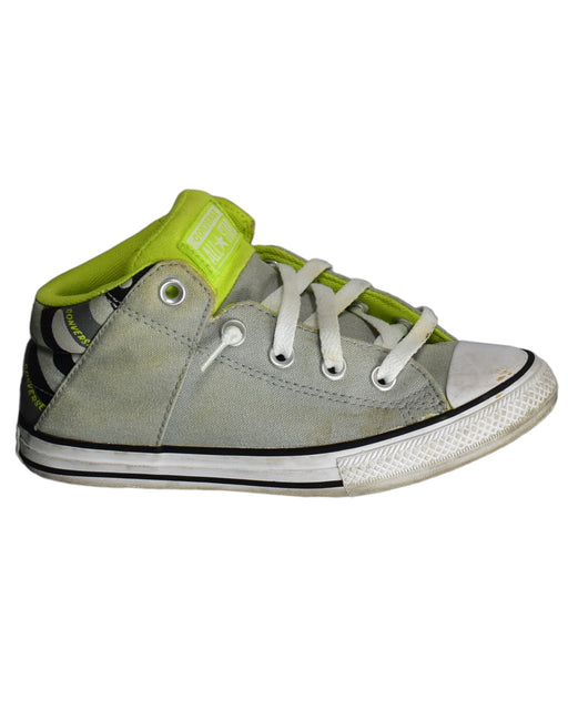 A Grey Sneakers from Converse in size 7Y for boy. (Front View)