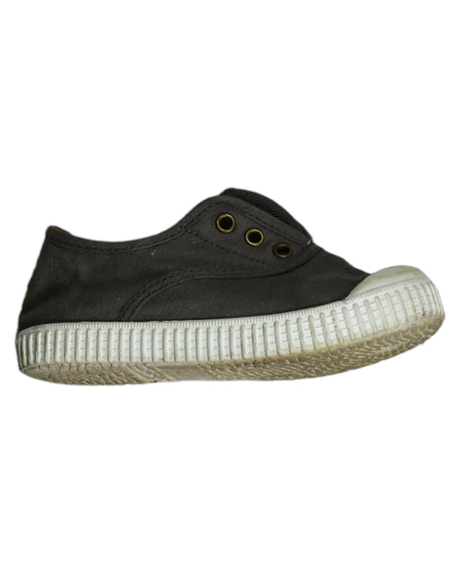 A Grey Slip Ons from Victoria in size 3T for boy. (Front View)
